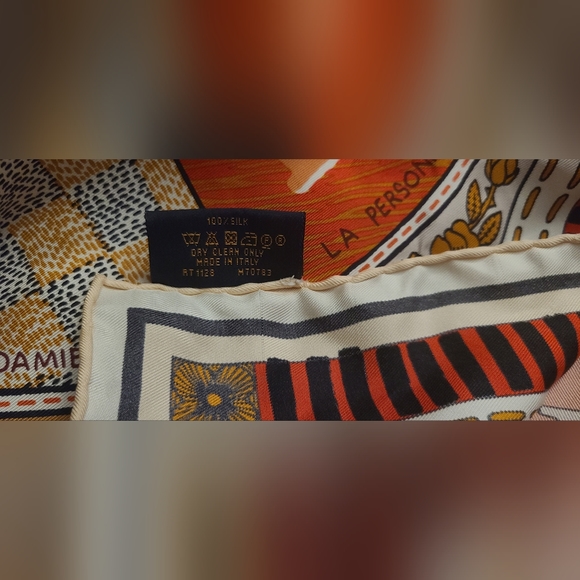 Louis Vouitton Silk Scarf - Picture 10 of 12